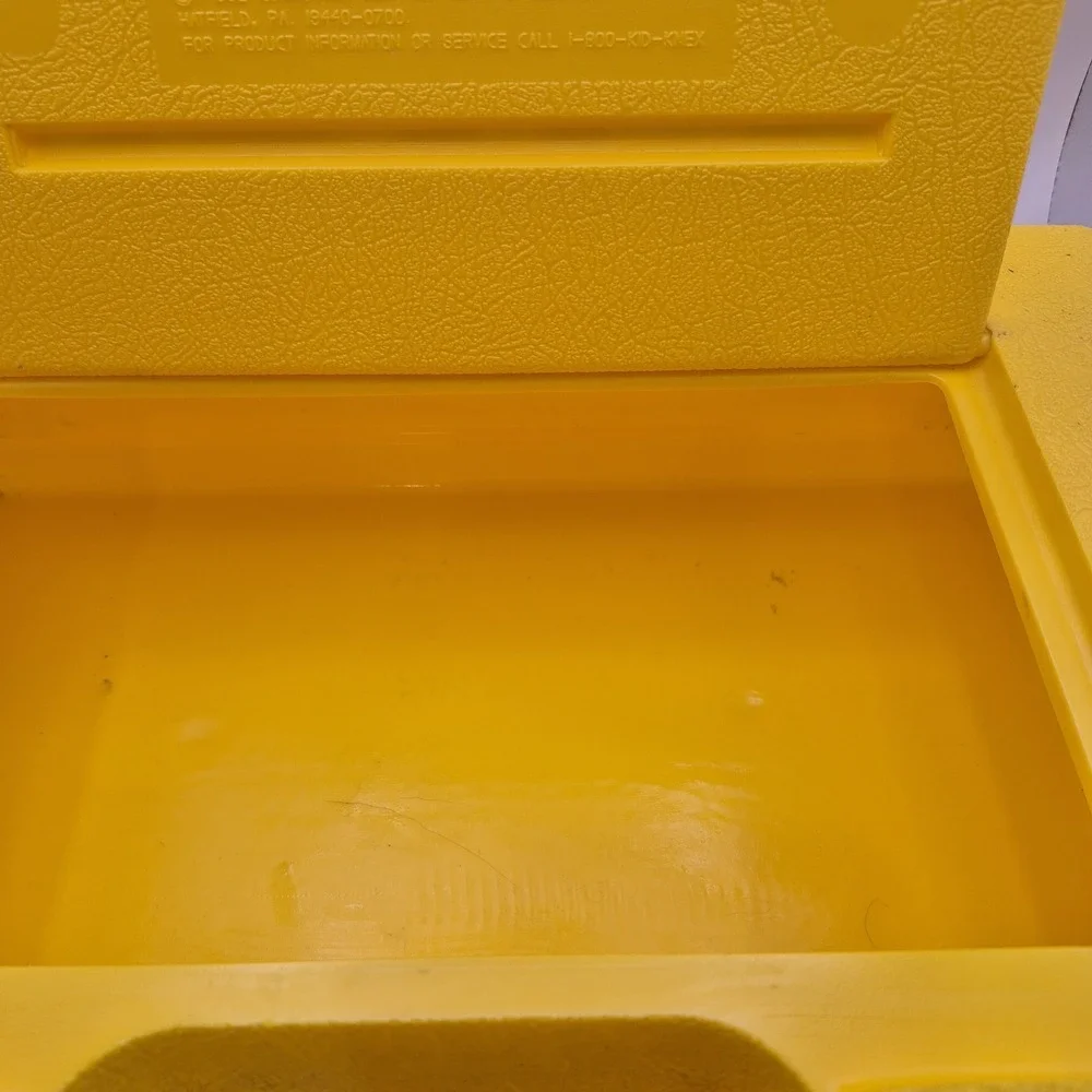 K'nex Yellow Traveling Case With A Lots Of Knex